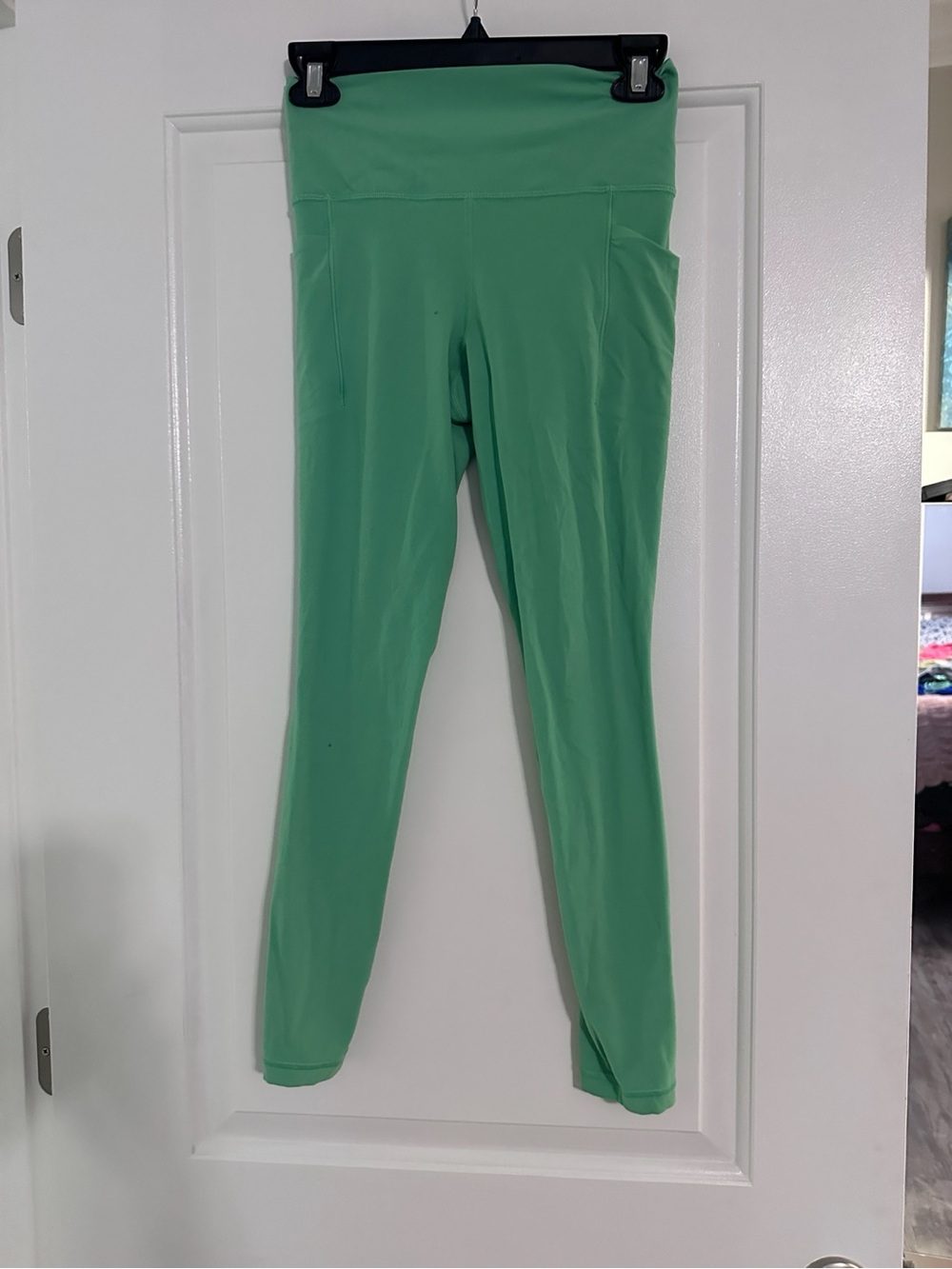 Athleta Salutation Stash Green Leggings - XS like new condition - Picture 2 of 8